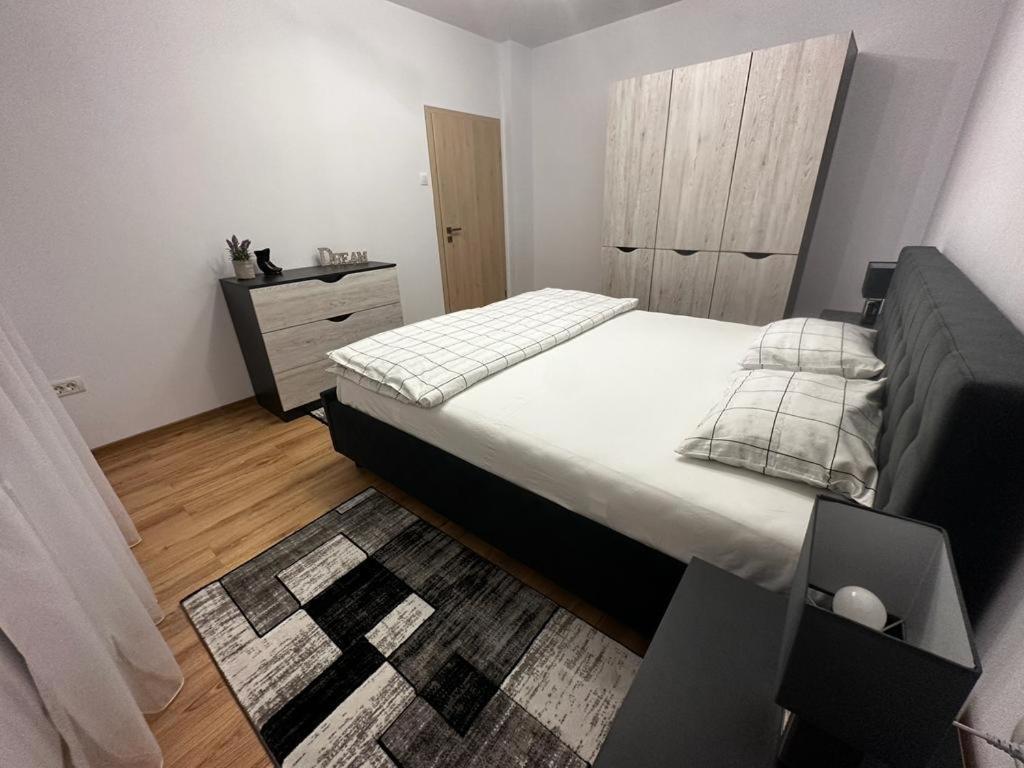 Emanuela Apartments Pecica Buitenkant foto
